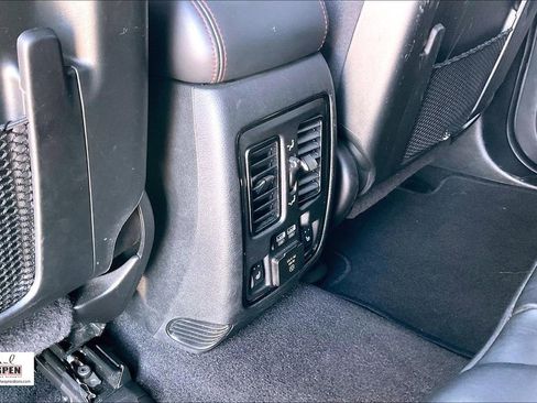 Used 2024 Dodge Durango GT image 33