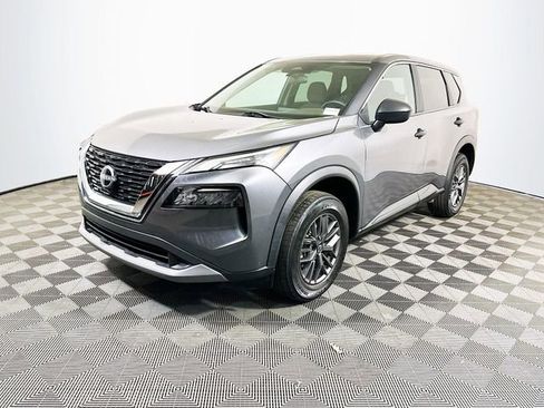 Used 2023 Nissan Rogue S image 4