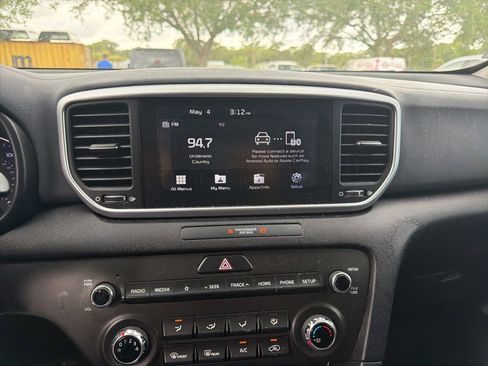 Used 2020 Kia Sportage LX FWD image 12