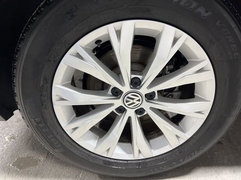 Used 2019 Volkswagen Tiguan SE image 39