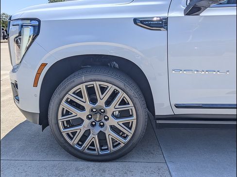 New 2026 GMC Yukon XL Denali Ultimate AWD/4WD image 10