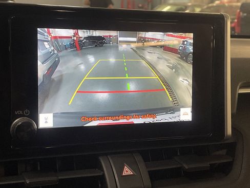 Used 2025 Toyota RAV4 XLE image 17