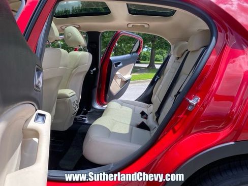 Used 2020 Mercedes-Benz GLA 250 4MATIC image 37