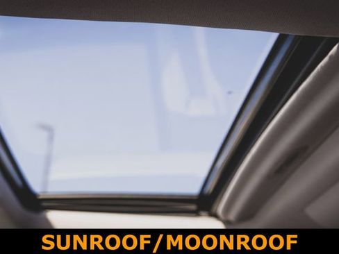 Used 2018 GMC Yukon XL SLT w/ Open Road Package image 8