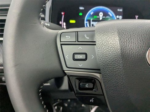 Certified 2025 Toyota Camry SE FWD image 17