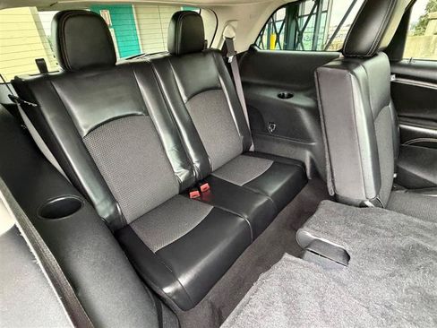 Used 2019 Dodge Journey Crossroad w/ Nav & Sun Group FWD image 38