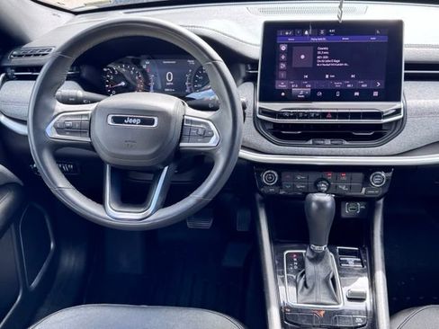Certified 2023 Jeep Compass Latitude AWD/4WD image 16