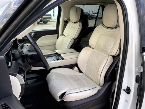Used 2023 Lincoln Navigator L Black Label image 7