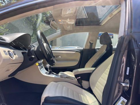 Used 2009 Volkswagen CC Luxury image 14