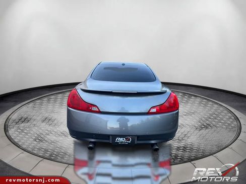 Used 2011 INFINITI G37 x Coupe w/ Premium Pkg image 4