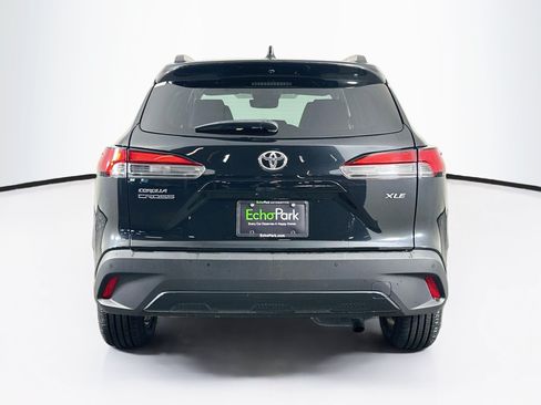 Used 2025 Toyota Corolla Cross XLE FWD image 7