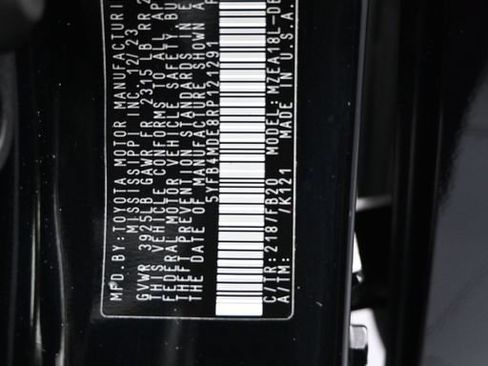 Used 2024 Toyota Corolla LE FWD image 15