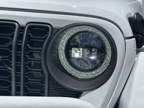 Used 2024 Jeep Wrangler Unlimited Sport image 13