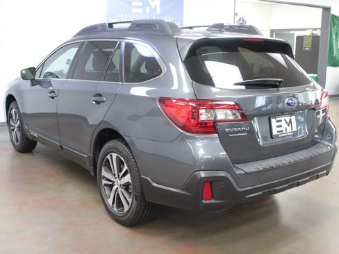 Used 2018 Subaru Outback 2.5i Limited image 7