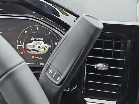 New 2026 GMC Sierra 1500 Elevation image 13