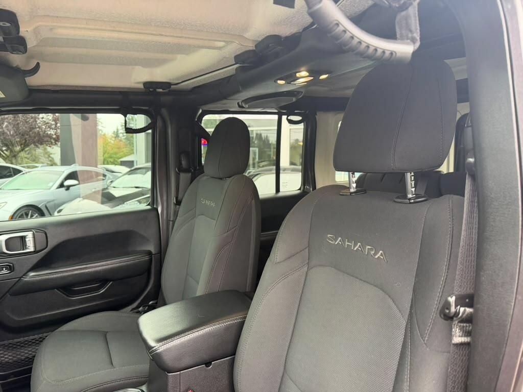 Used 2019 Jeep Wrangler Unlimited Sahara AWD/4WD image 11