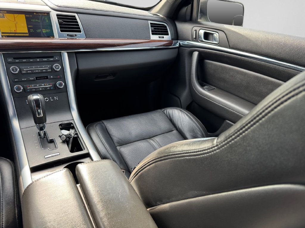 Used 2009 Lincoln MKS AWD image 23