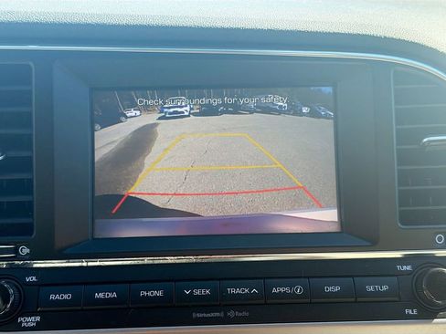 Used 2017 Hyundai Elantra SE image 14