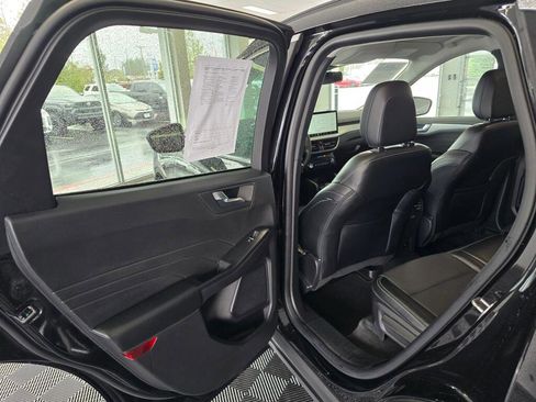 Used 2024 Ford Escape Platinum image 33