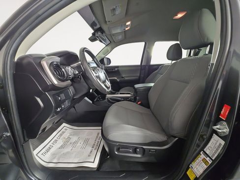 Used 2022 Toyota Tacoma SR5 w/ Black Out Package (TMS) image 9