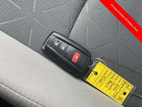 Used 2020 Toyota RAV4 XLE AWD/4WD image 34