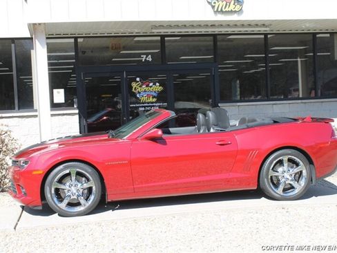 Used 2015 Chevrolet Camaro SS w/ RS Package RWD image 21