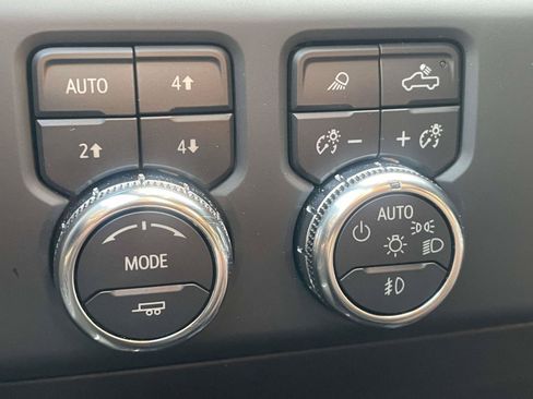 Used 2024 GMC Sierra 1500 Denali w/ Technology Package AWD/4WD image 27