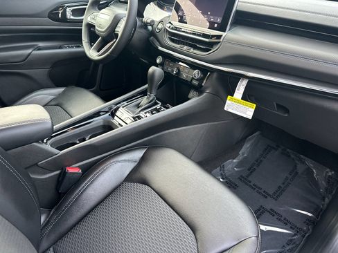 New 2026 Jeep Compass Latitude AWD/4WD image 15