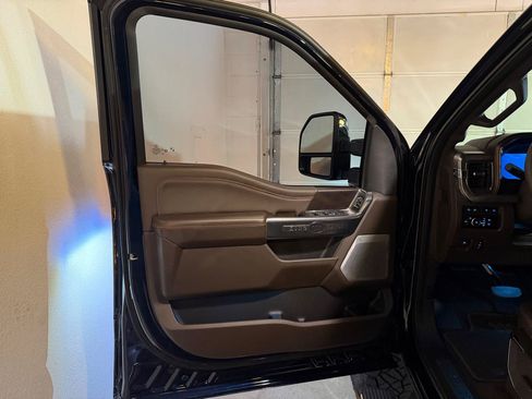 Used 2023 Ford F350 King Ranch w/ Chrome Package AWD/4WD image 9