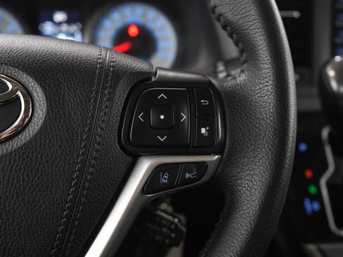Used 2020 Toyota Sienna SE w/ Carpet Mat Package FWD image 30
