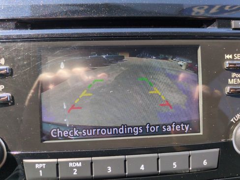 Used 2018 Nissan Rogue Sport SV FWD image 18