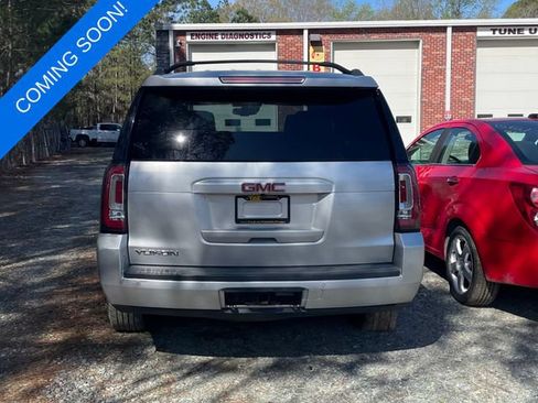 Used 2017 GMC Yukon SLT AWD/4WD image 6