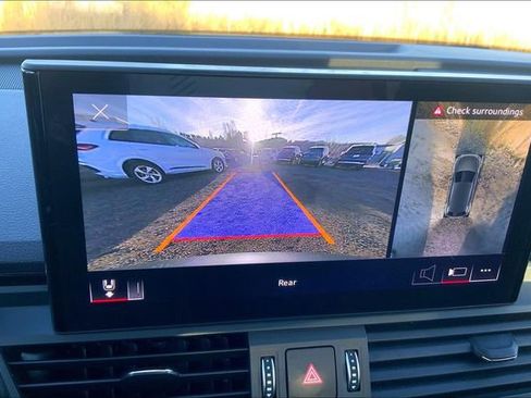 Used 2021 Audi Q5 e Premium Plus w/ Premium Plus Package image 24