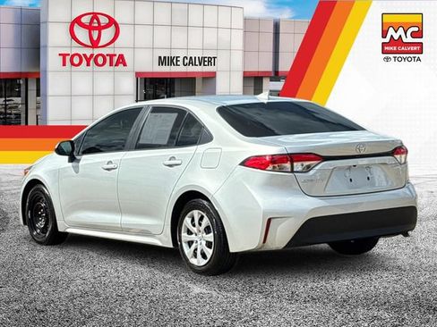 Used 2026 Toyota Corolla LE FWD image 3
