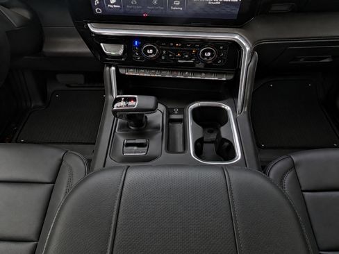 Used 2026 GMC Sierra 1500 Denali w/ Technology Package AWD/4WD image 12