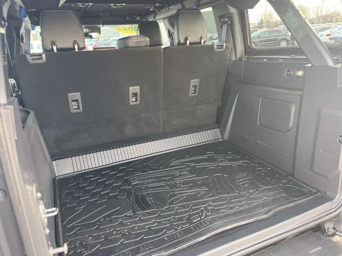 Used 2023 Ford Bronco Wildtrak image 14