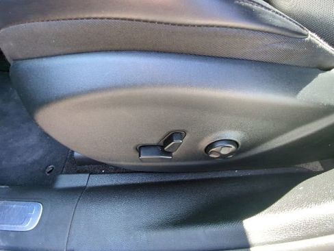 Used 2019 Jeep Cherokee Limited image 22