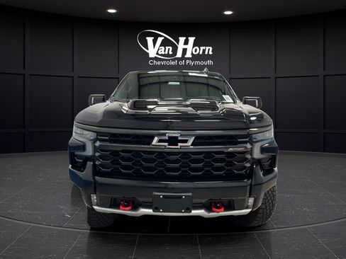 Used 2023 Chevrolet Silverado 1500 ZR2 w/ Technology Package AWD/4WD image 2