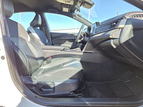 Used 2025 Toyota Camry SE image 18