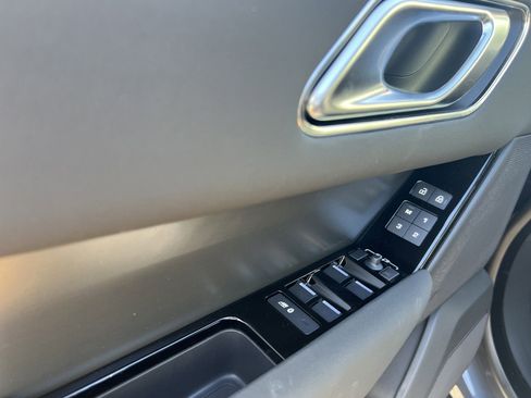 New 2025 Land Rover Range Rover Velar Dynamic SE image 25