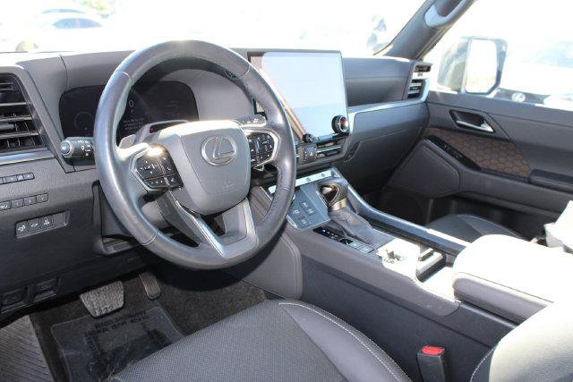Certified 2025 Lexus GX 550 w/ Accessory Package (31) AWD/4WD image 13