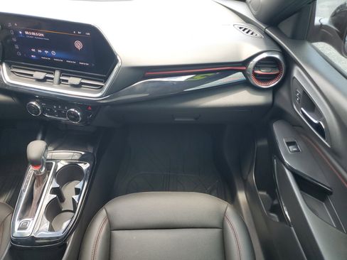 Used 2025 Chevrolet Trax RS w/ Sunroof Package FWD image 20