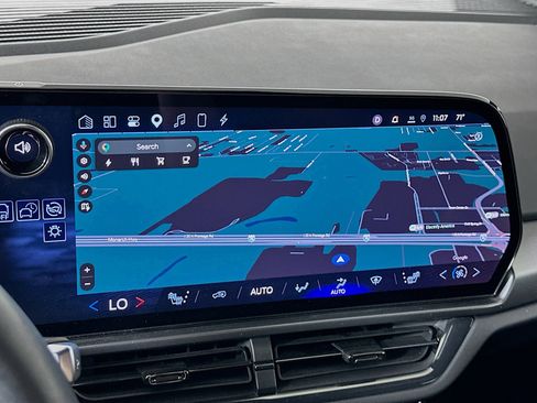 Used 2024 Chevrolet Equinox EV RS image 21