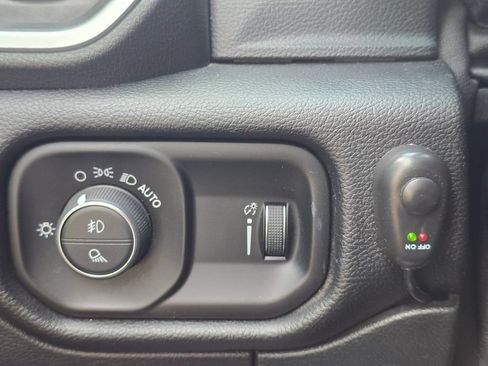 Used 2020 RAM 1500 Big Horn AWD/4WD image 26