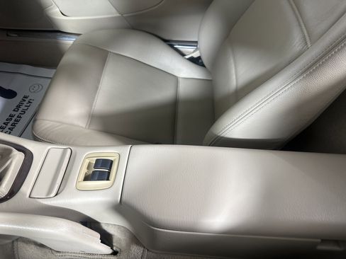 Used 2000 MAZDA MX-5 Miata image 17