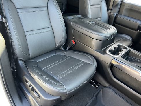 Used 2022 GMC Sierra 3500 Denali w/ Denali Ultimate Package image 23