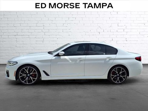 Used 2022 BMW 530i w/ M Sport Package RWD image 2