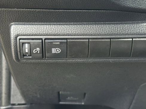 Used 2025 Toyota Corolla LE FWD image 23