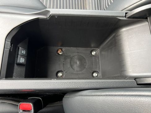 Used 2022 Toyota Camry SE image 21