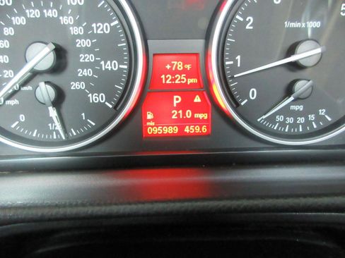 Used 2011 BMW 328i Wagon RWD image 5
